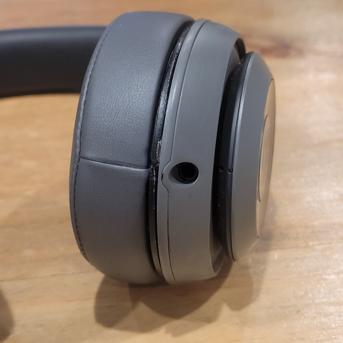 Beats Studio3 Wireless Noise Cancelling Over-Ear Headphones Gray Shadow Grey